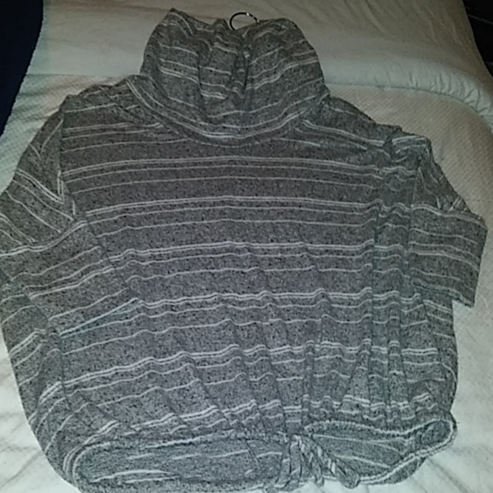 Green Envelope Gray/White Sweater